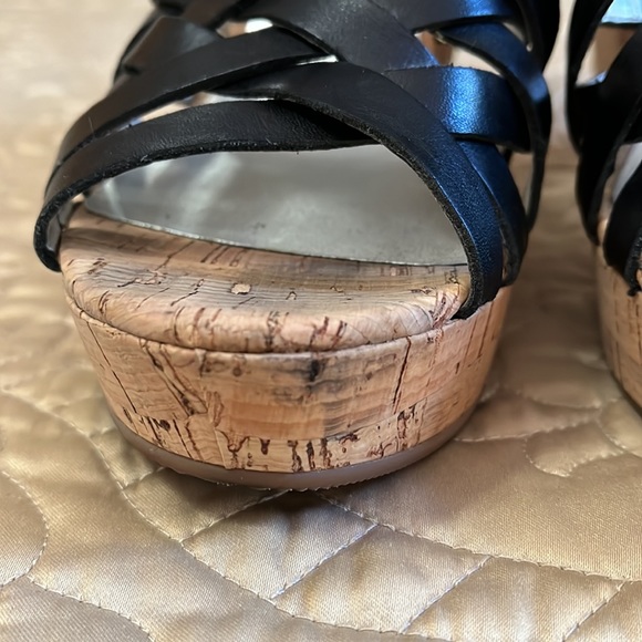 Guess black leather wedge sandals size 9. - Picture 5 of 5